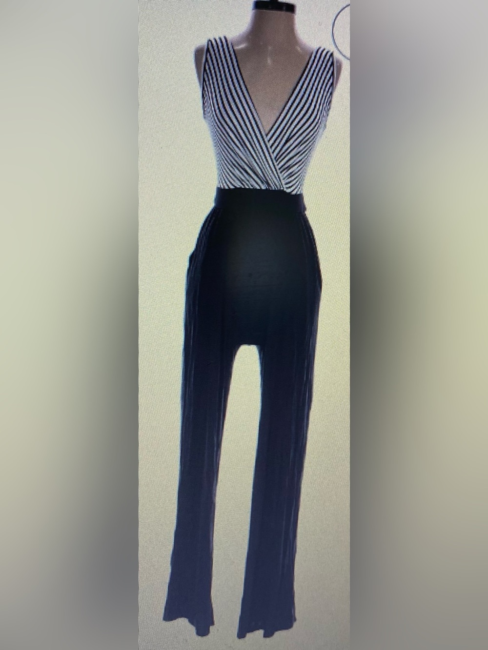 Kaileigh Black and Cream Striped V-Neck Jumpsuit NWT Size Medium